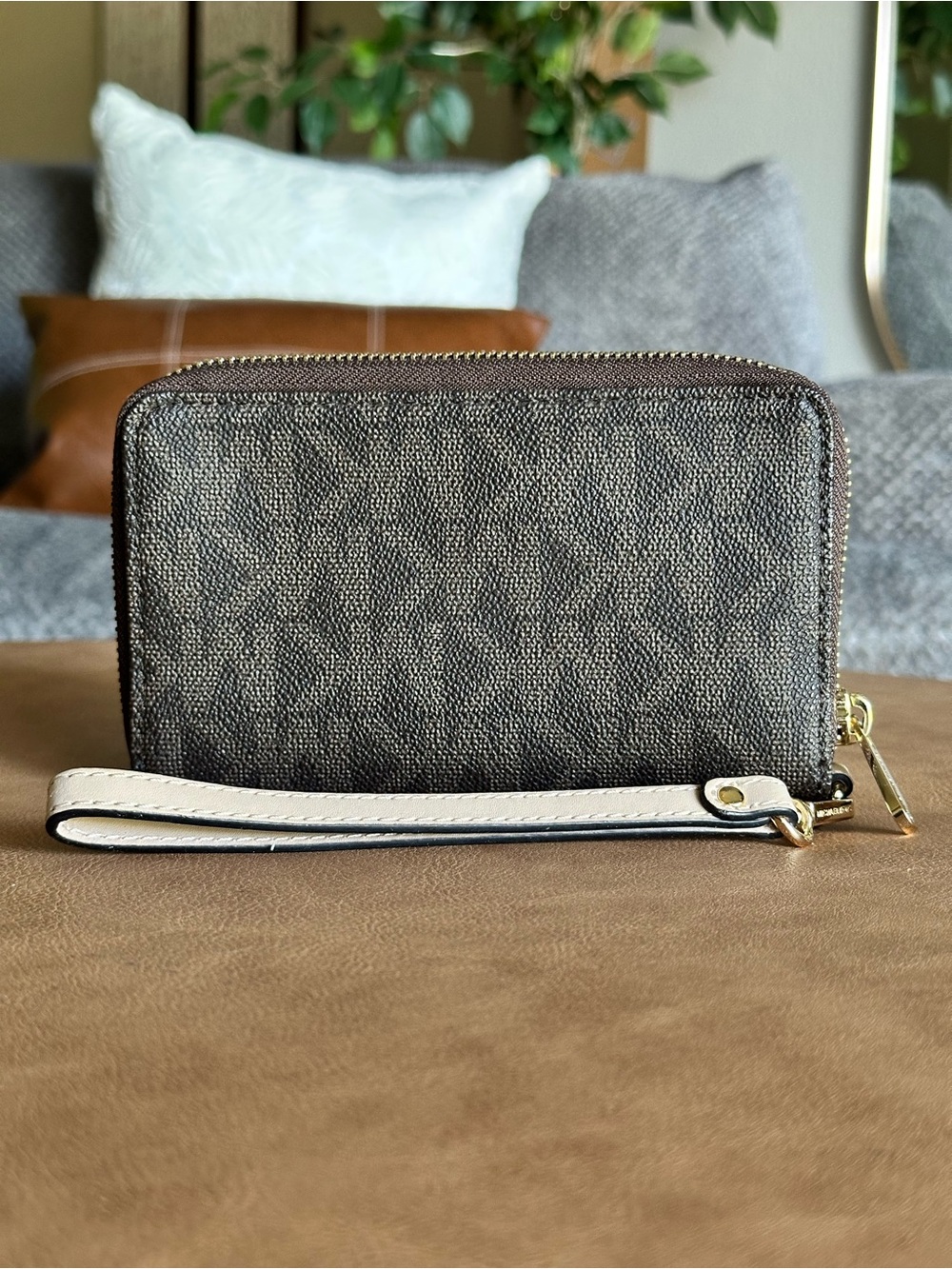NWT Michael Kors Brown Signature MK Monogram Canvas wristlet wallet AUTHENTIC - Picture 2 of 3